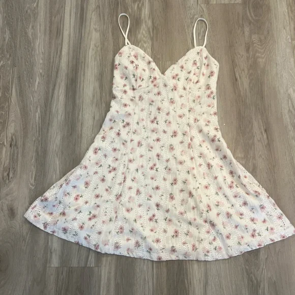 Assorted romper and dresses sold individually - Picture 10 of 11